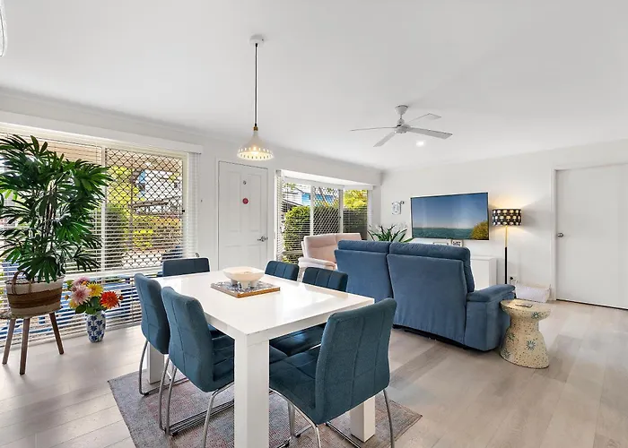 Renovated 2 Bedroom Ground Level Villa In Noosaville