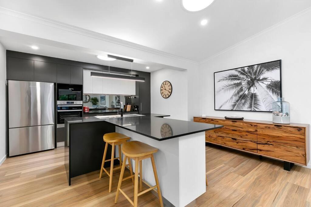 Apartment Tropical Oasis With Pool Noosaville