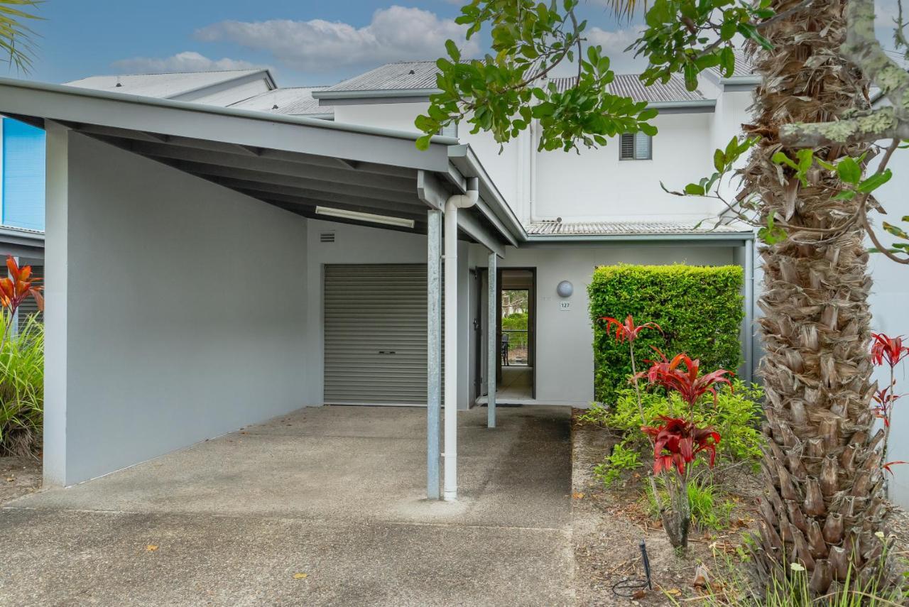 North Facing, 2 Bedroom Townhouse In Tropical Apartment