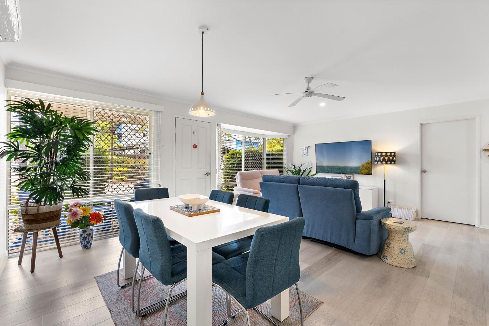 Renovated 2 Bedroom Ground Level In *