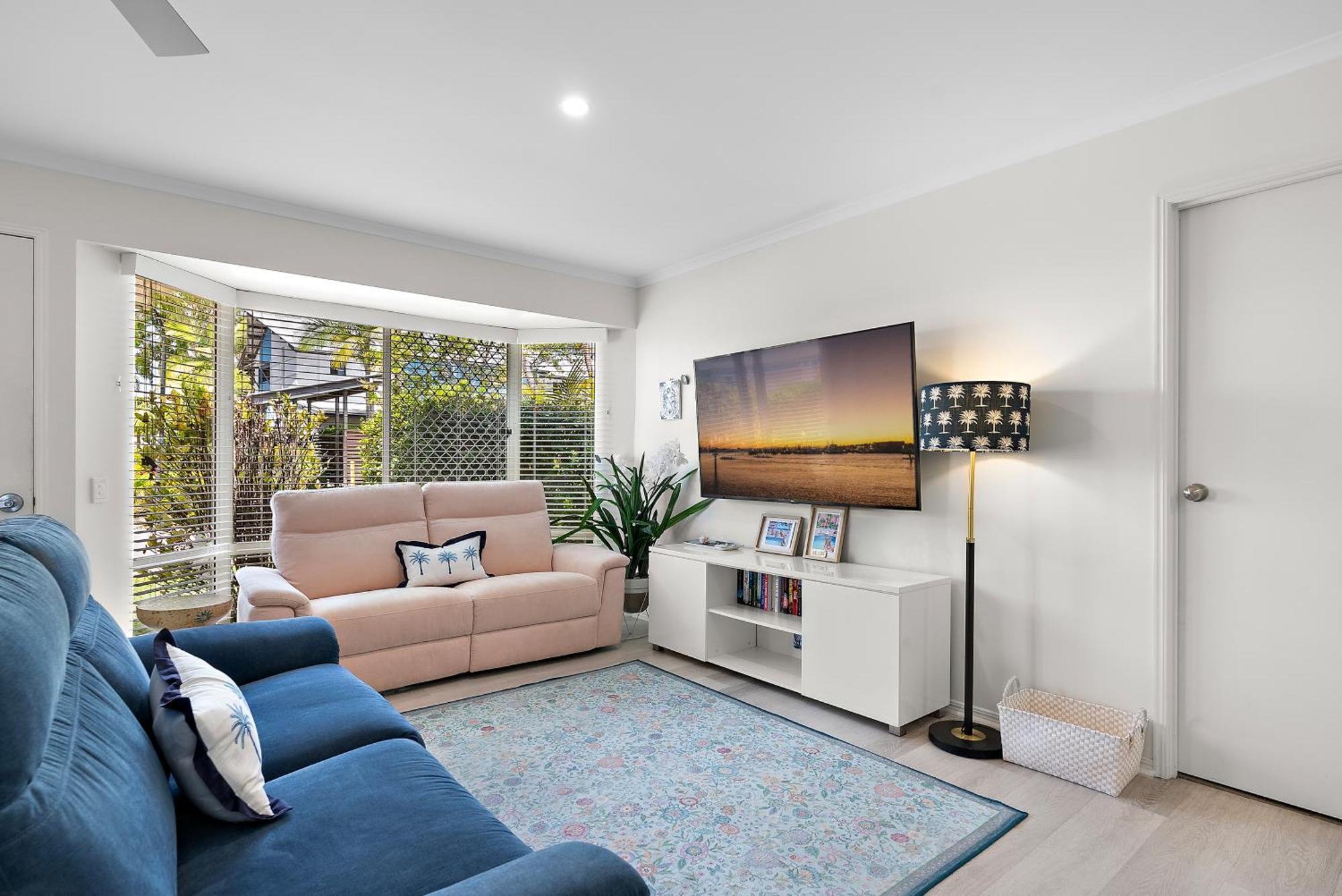 Renovated 2 Bedroom Ground Level In * Noosaville