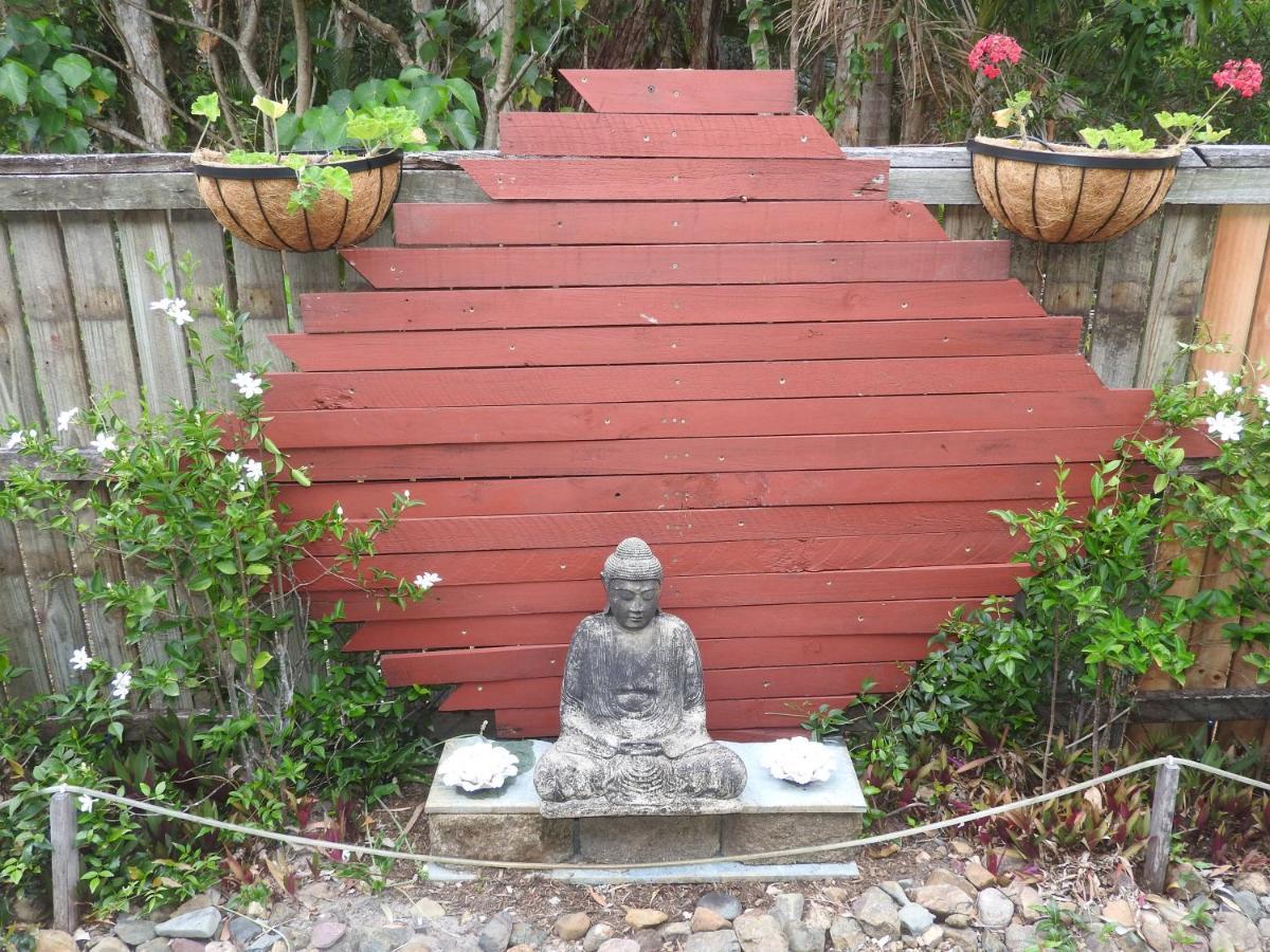 Howie's Place Noosa Homestay *