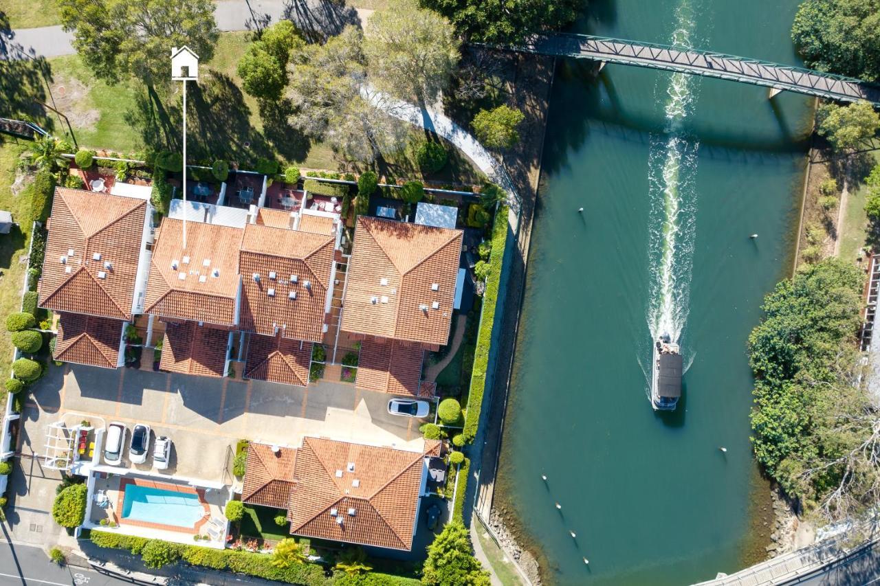 Aqua Riverside Retreat With Pool Apartment Noosaville