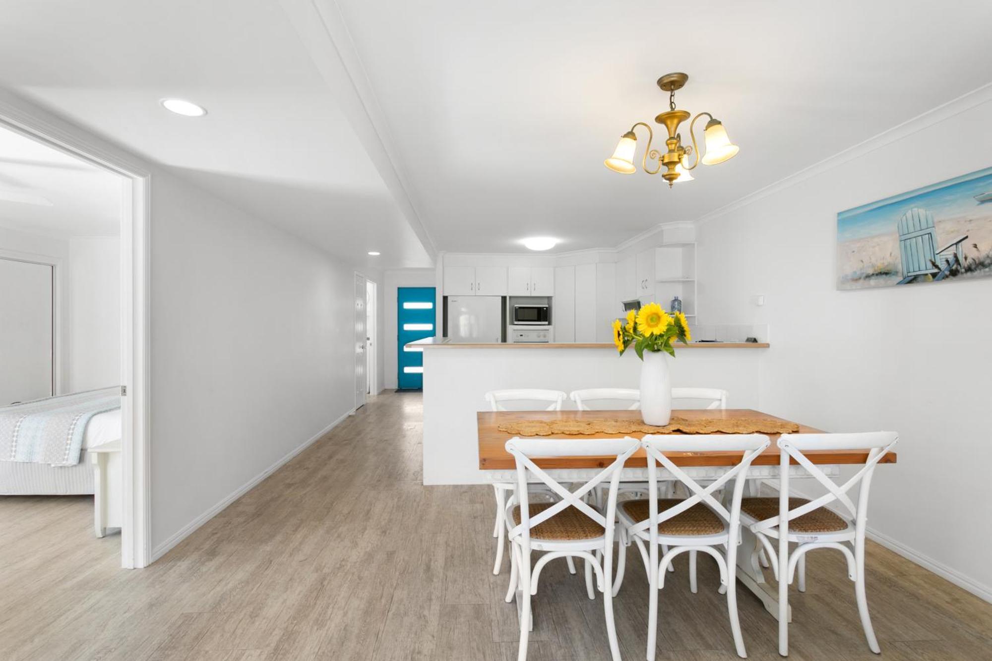Noosa Sunseeker-walk To Cafes & River, Pet Friendly * Noosaville