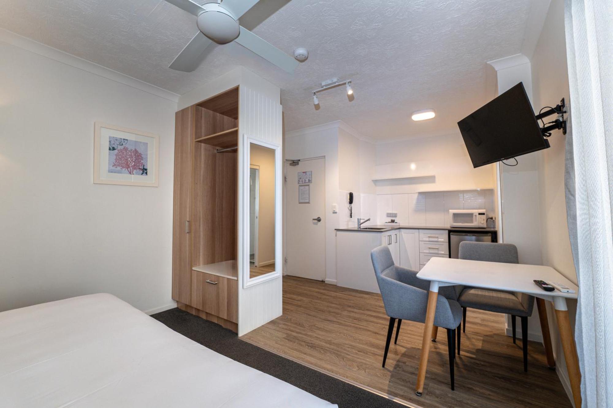 Twin Quays Noosa Aparthotel 4*