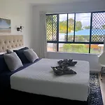 Apartment In 4* Resort - Pool Views - Great Location