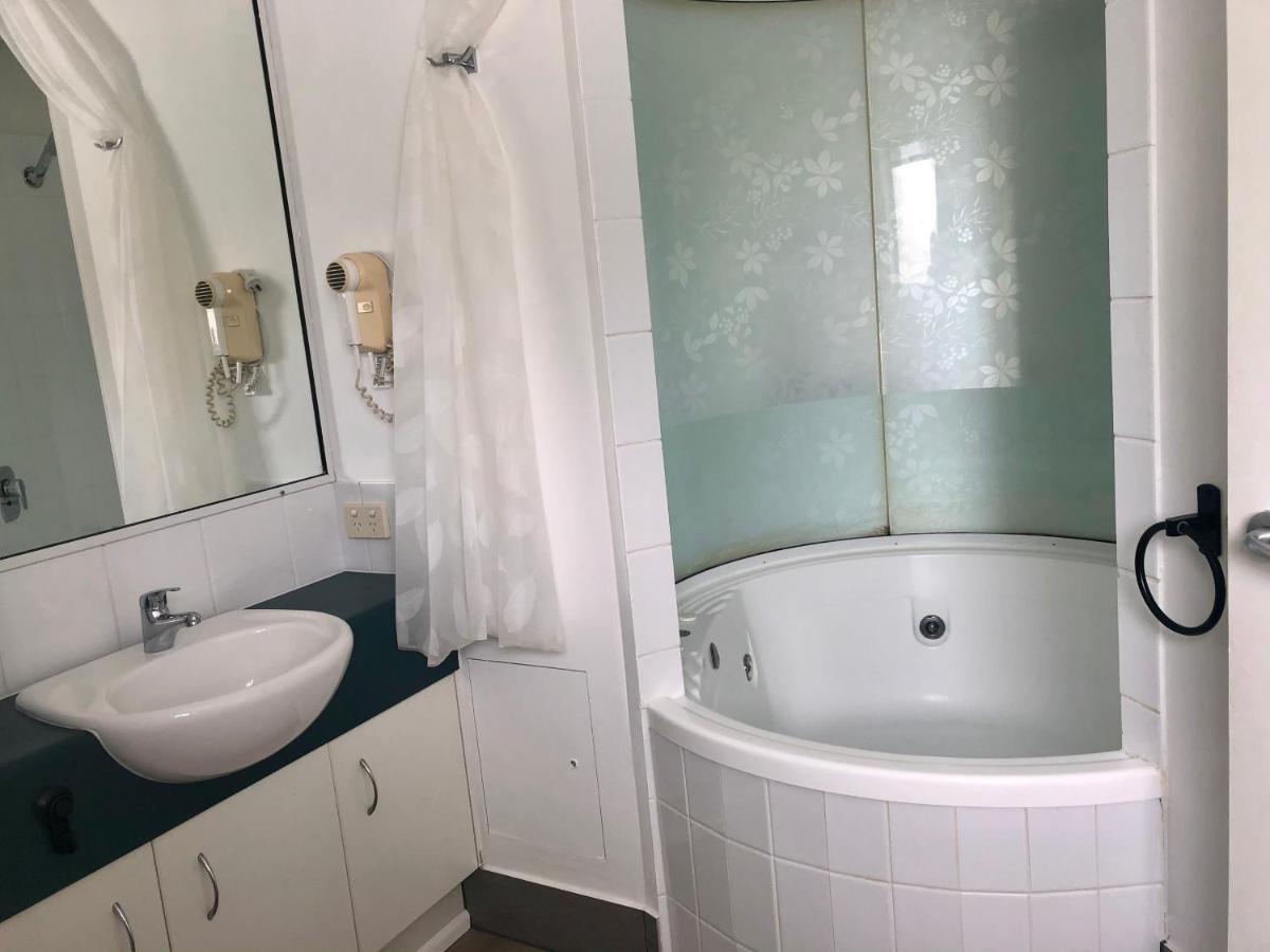 Apartment In 4* - Pool Views - Great Location Noosaville