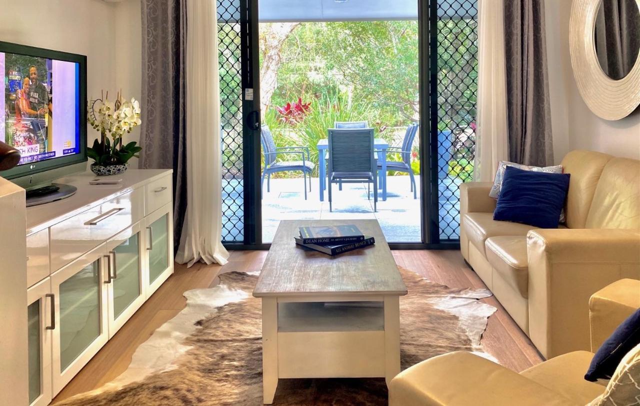 Retreat In Renovated 2 Bedroom Townhouse *